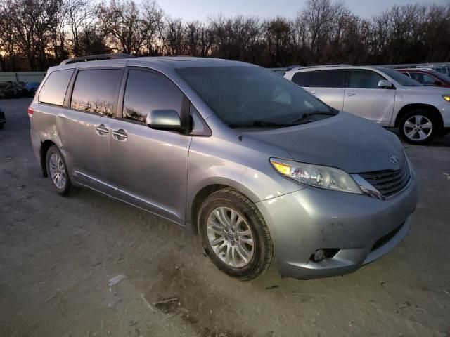 2013 Toyota Sienna XLE