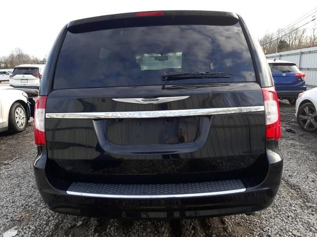 2013 Chrysler Town & Country Touring L