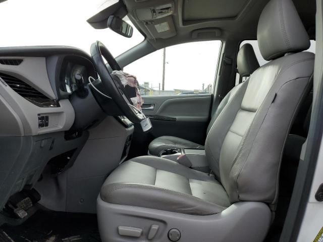 2019 Toyota Sienna XLE