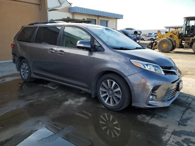 2018 Toyota Sienna XLE