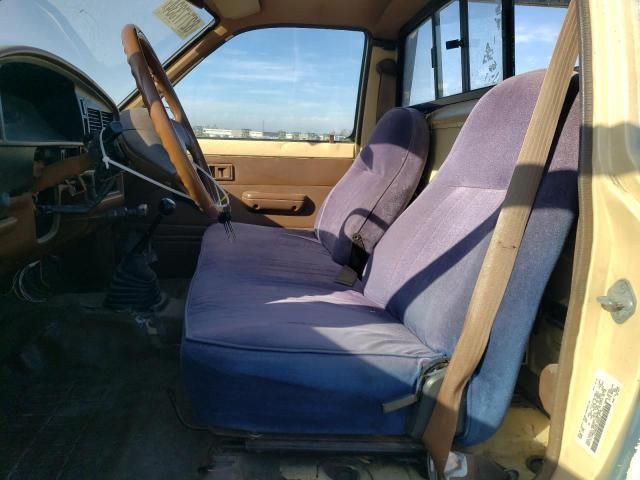 1990 Toyota Pickup 1/2 TON Short Wheelbase