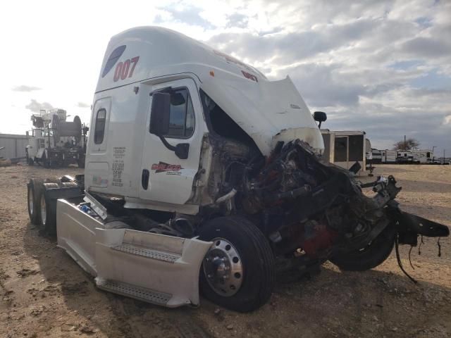 2013 Freightliner Cascadia 125