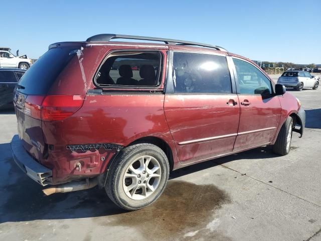 2004 Toyota Sienna LE