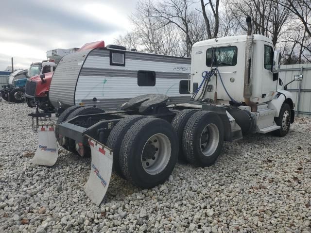 2016 Peterbilt 579