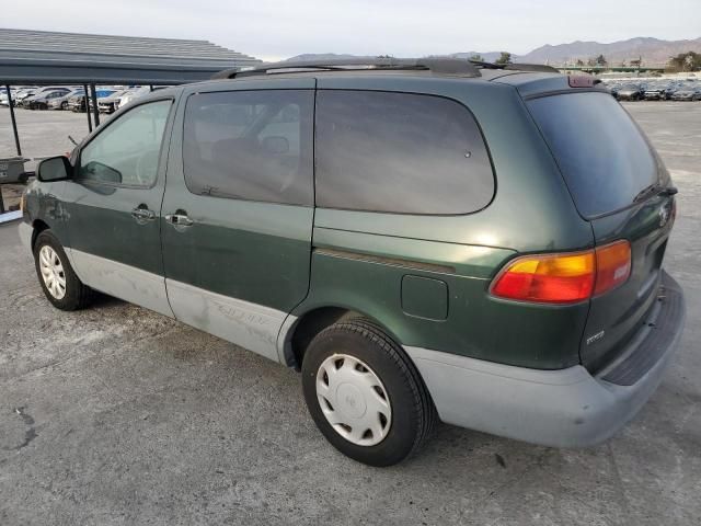 1999 Toyota Sienna CE