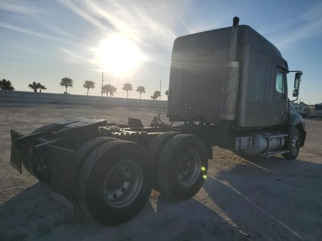 2004 Freightliner Conventional Columbia