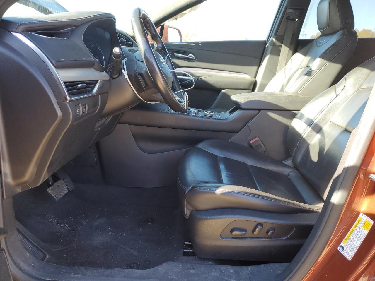 2021 Cadillac XT4 Premium Luxury