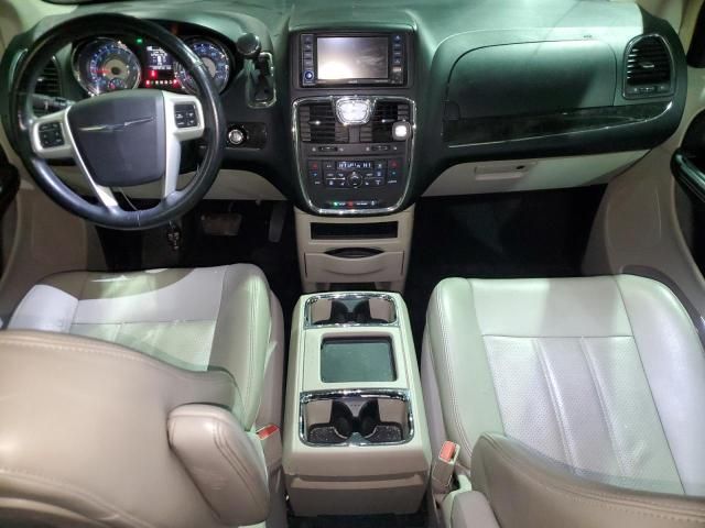 2014 Chrysler Town & Country Touring L