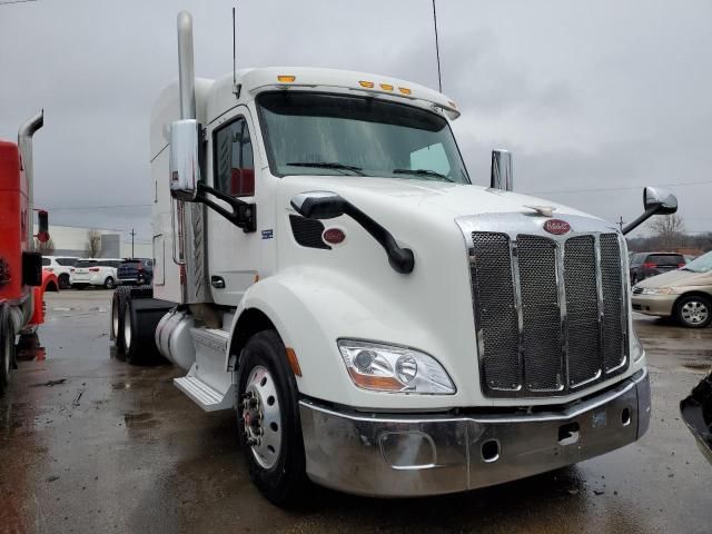 2017 Peterbilt 579