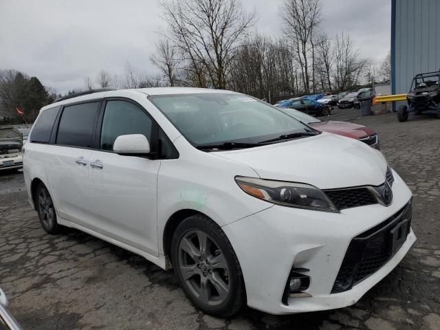 2019 Toyota Sienna SE