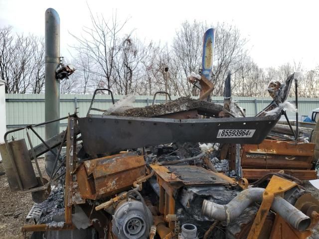 2010 Kenworth Construction T680