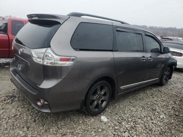 2016 Toyota Sienna SE