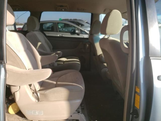 2009 Toyota Sienna CE