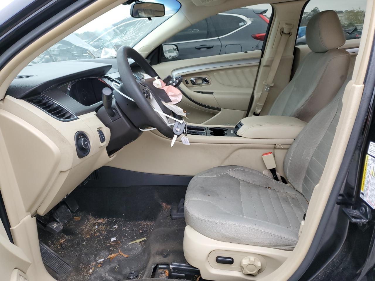 2018 Ford Taurus se
