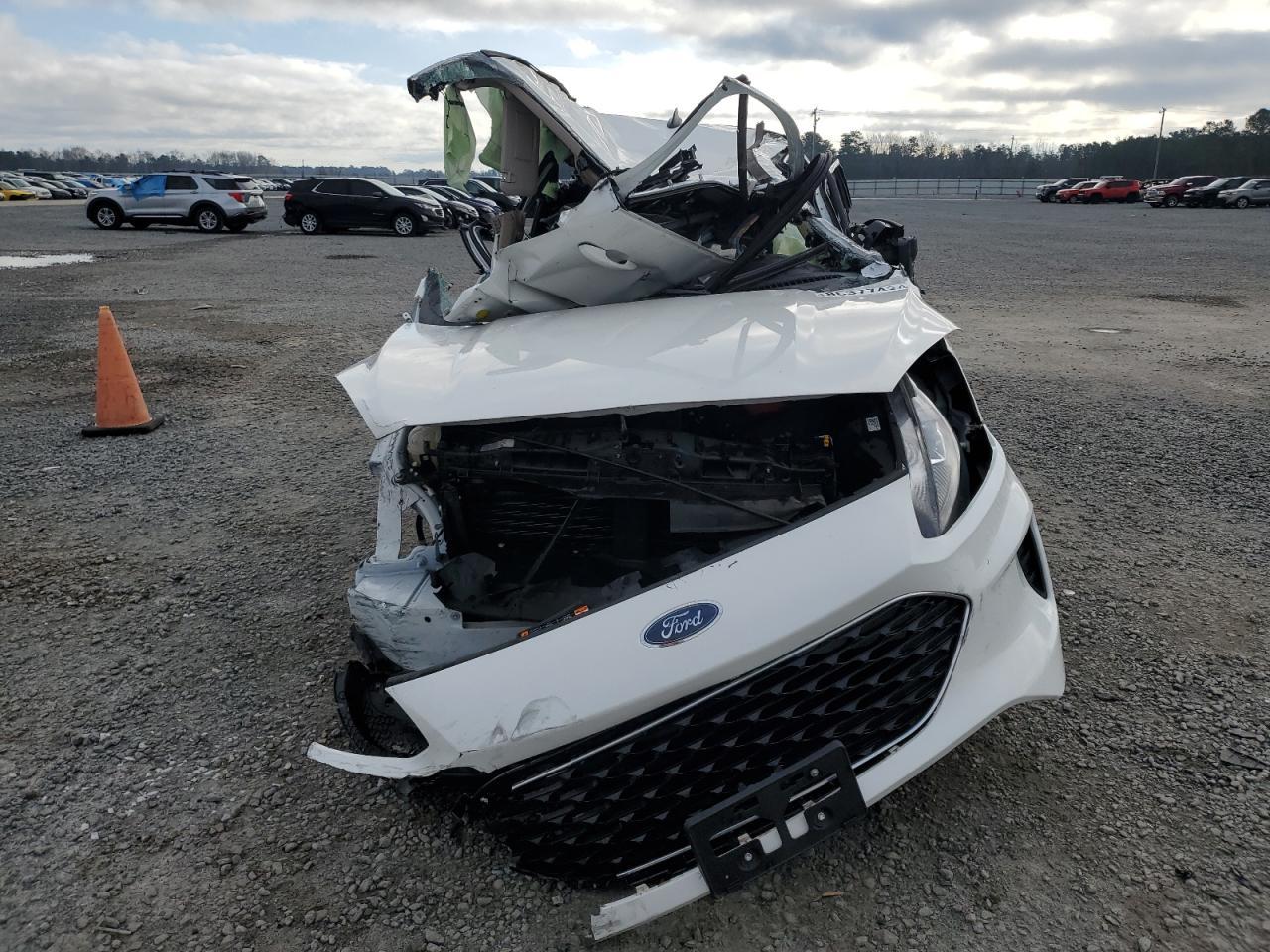 2020 Ford Escape se