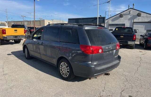 2009 Toyota Sienna XLE