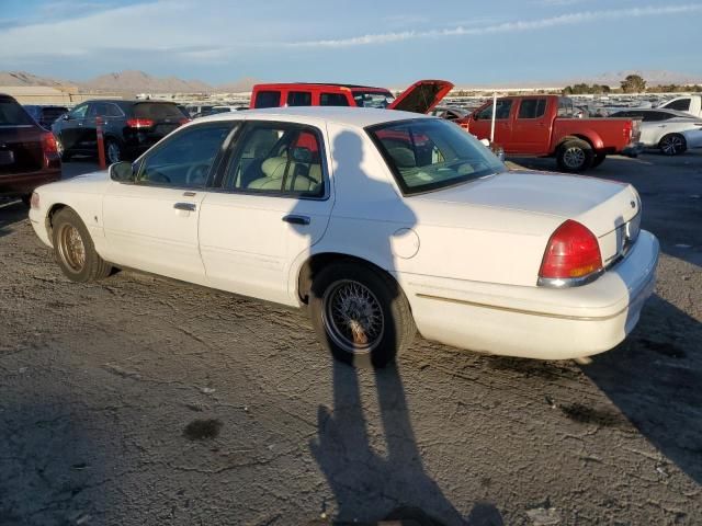 2000 Ford Crown Victoria LX