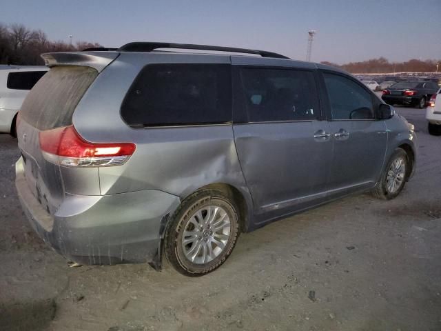 2013 Toyota Sienna XLE