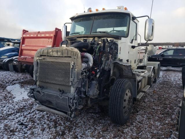 2016 Mack 600 CXU600