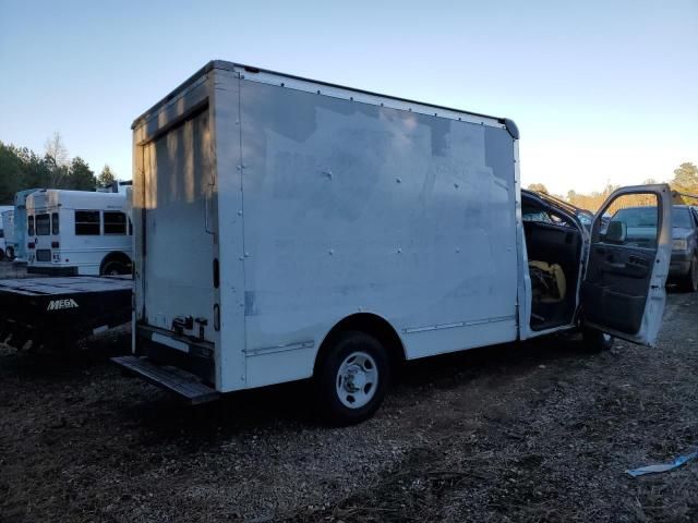 2004 GMC Savana Cutaway G3500