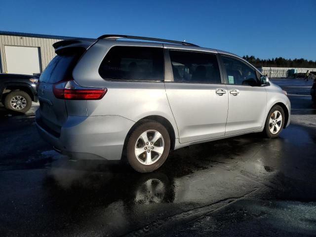 2015 Toyota Sienna LE