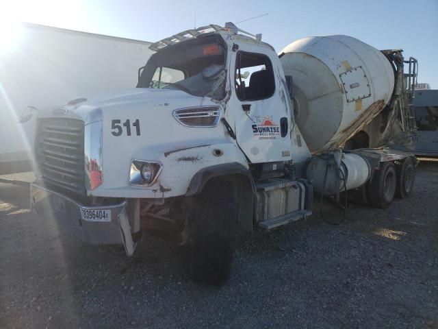 2015 Freightliner 114SD