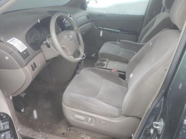 2005 Toyota Sienna CE