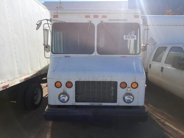 2002 Freightliner Chassis M Line WALK-IN Van