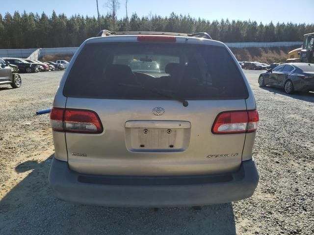 2003 Toyota Sienna LE