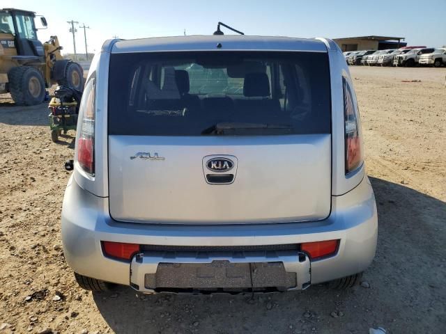 2011 KIA Soul +