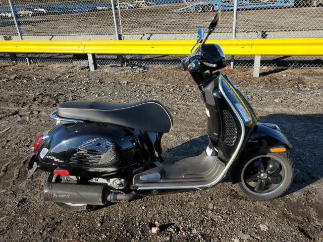 2022 Vespa GTS 300
