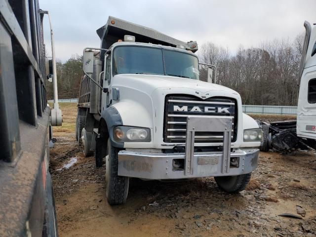 2007 Mack 700 CTP700