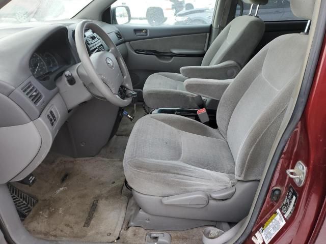 2005 Toyota Sienna CE