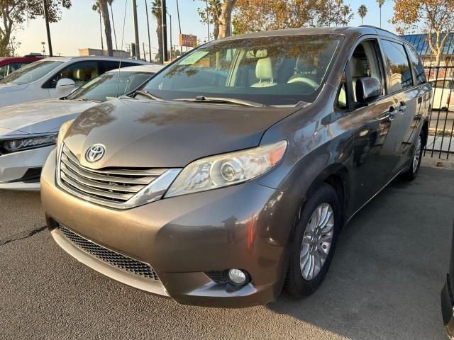 2013 Toyota Sienna XLE