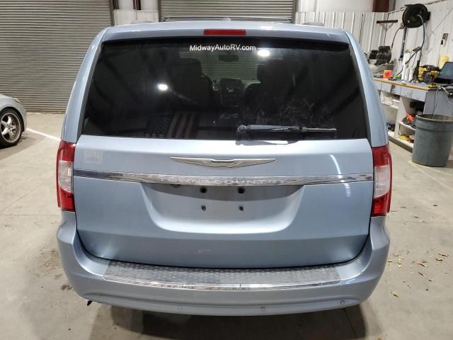 2013 Chrysler Town & Country Touring L