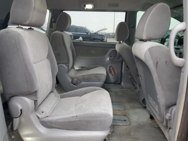 2009 Toyota Sienna CE