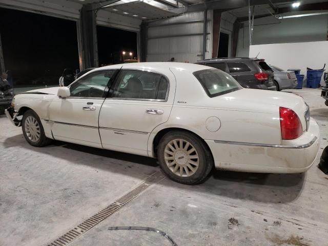 2005 Lincoln Town Car Signature