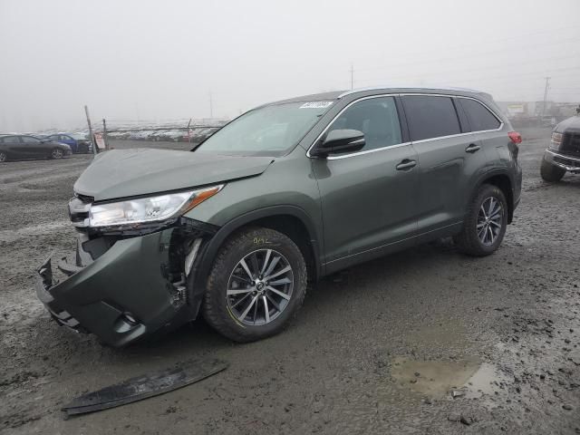 2017 Toyota Highlander SE