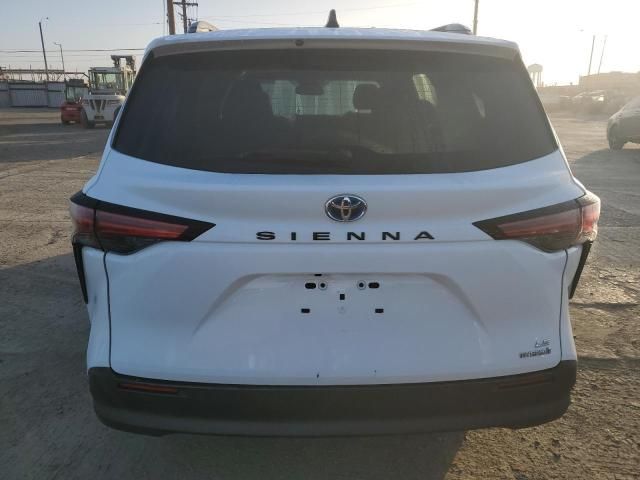 2021 Toyota Sienna LE