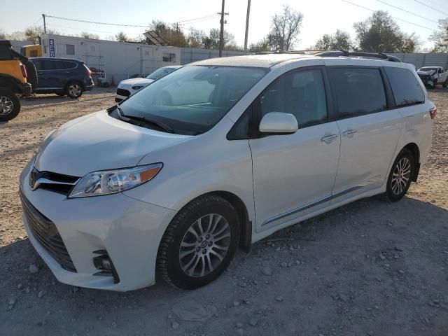 2018 Toyota Sienna XLE