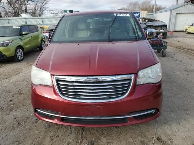 2013 Chrysler Town & Country Touring L