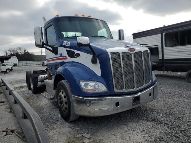 2017 Peterbilt 579