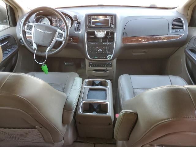 2011 Chrysler Town & Country Touring L