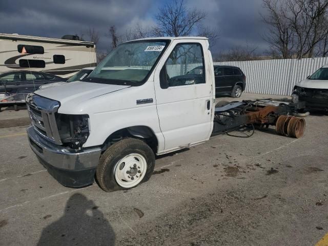 2024 Ford Econoline E450 Super Duty Cutaway Van