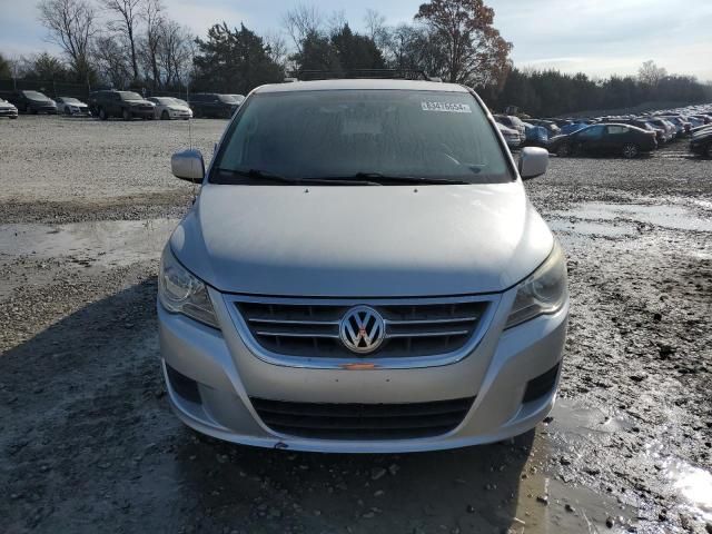 2011 Volkswagen Routan SE