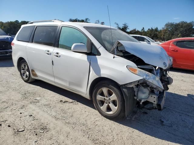 2014 Toyota Sienna LE