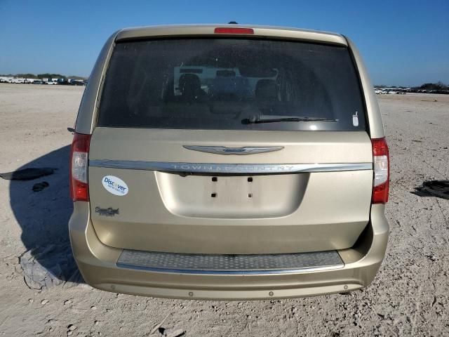 2011 Chrysler Town & Country Touring L