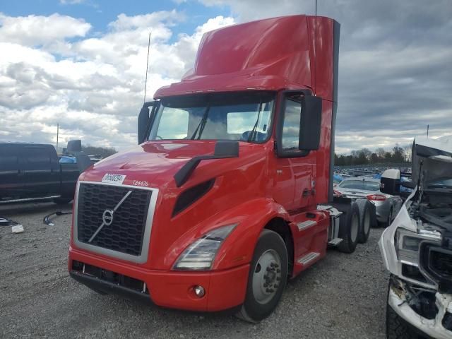 2020 Volvo VNR