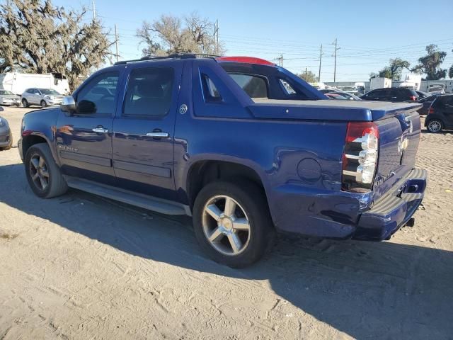 2013 Chevrolet Avalanche LS