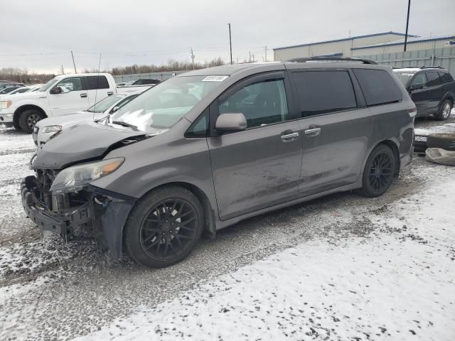 2013 Toyota Sienna Sport